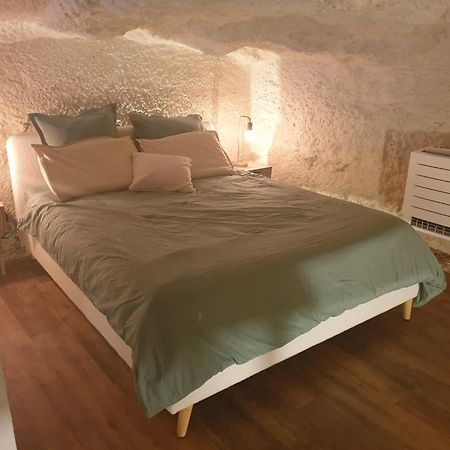 La Grotte Du Bonheur Appartement Cangey Buitenkant foto