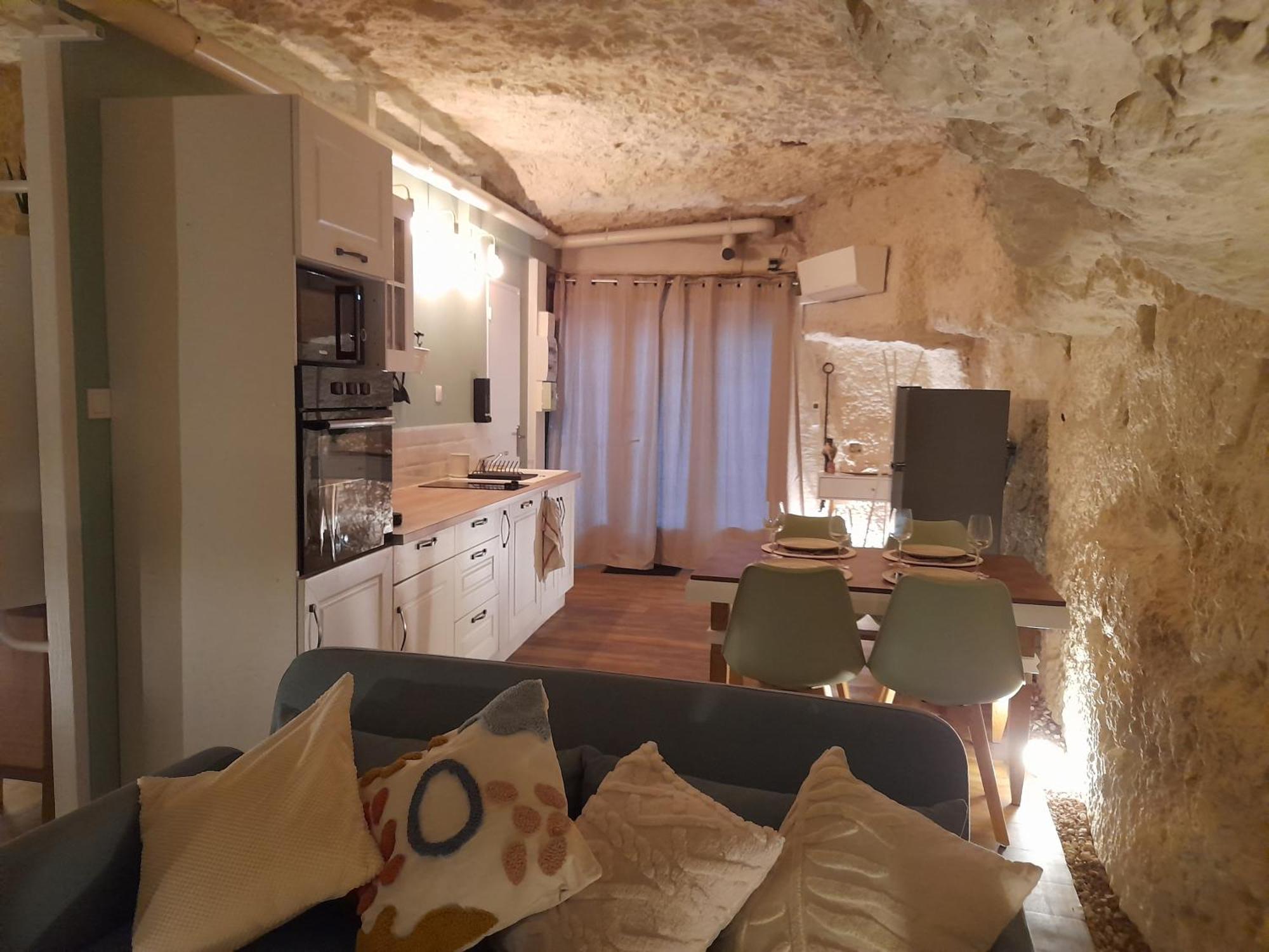 La Grotte Du Bonheur Appartement Cangey Buitenkant foto